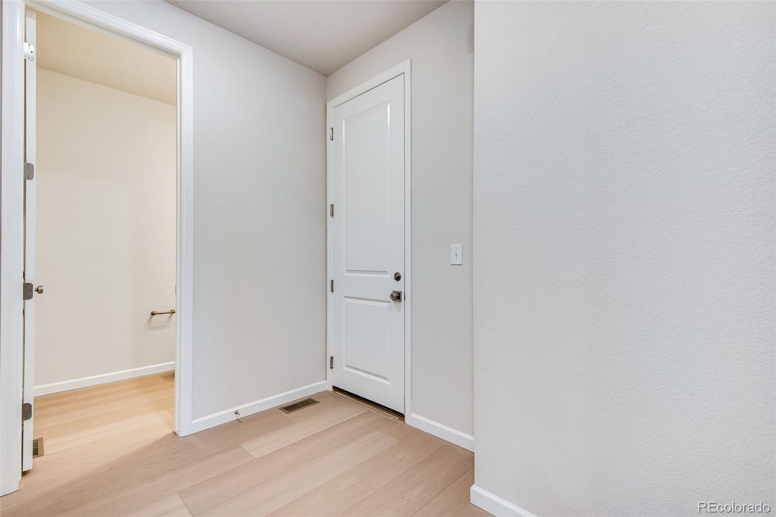 MLS Image #28 for 20573 e 57th avenue,aurora, Colorado