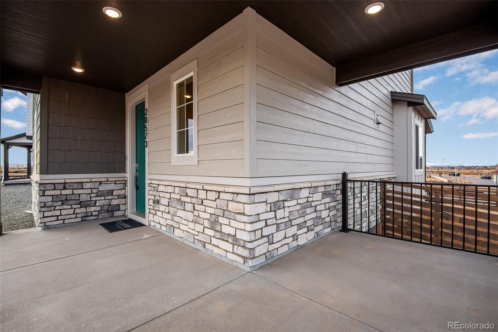 MLS Image #5 for 20573 e 57th avenue,aurora, Colorado