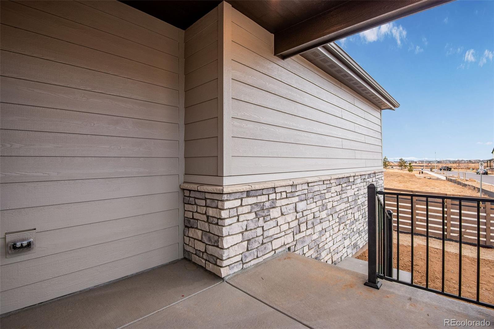 MLS Image #9 for 20573 e 57th avenue,aurora, Colorado