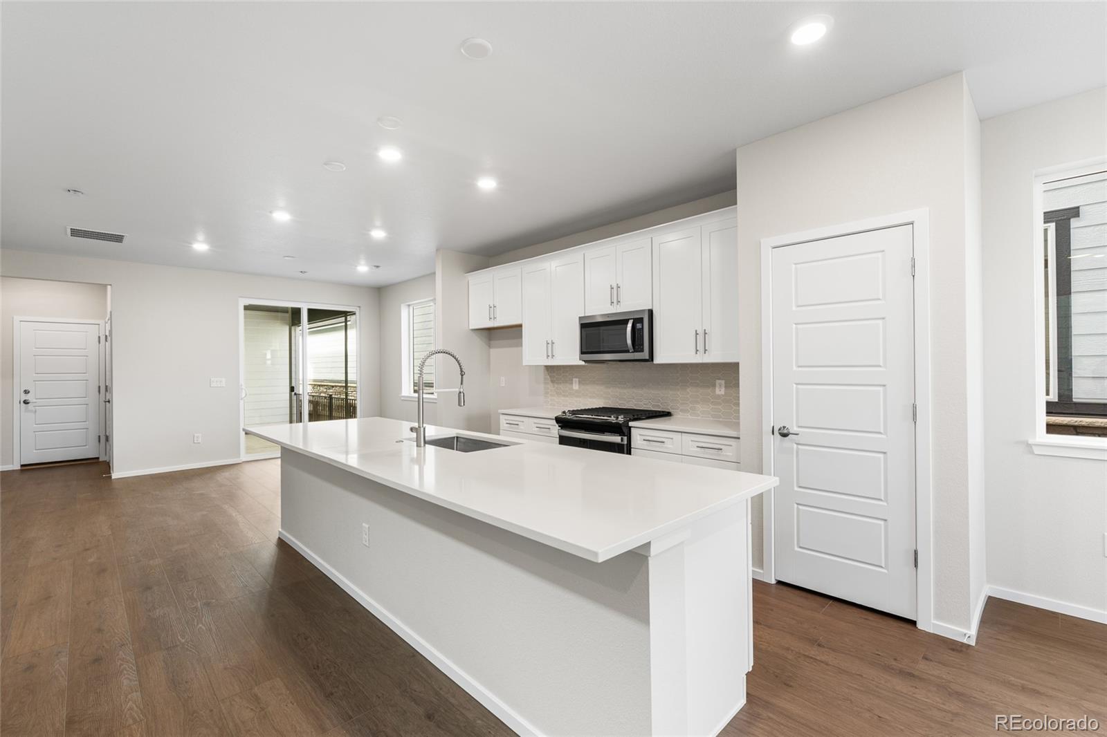 MLS Image #3 for 6227 n nepal street,aurora, Colorado