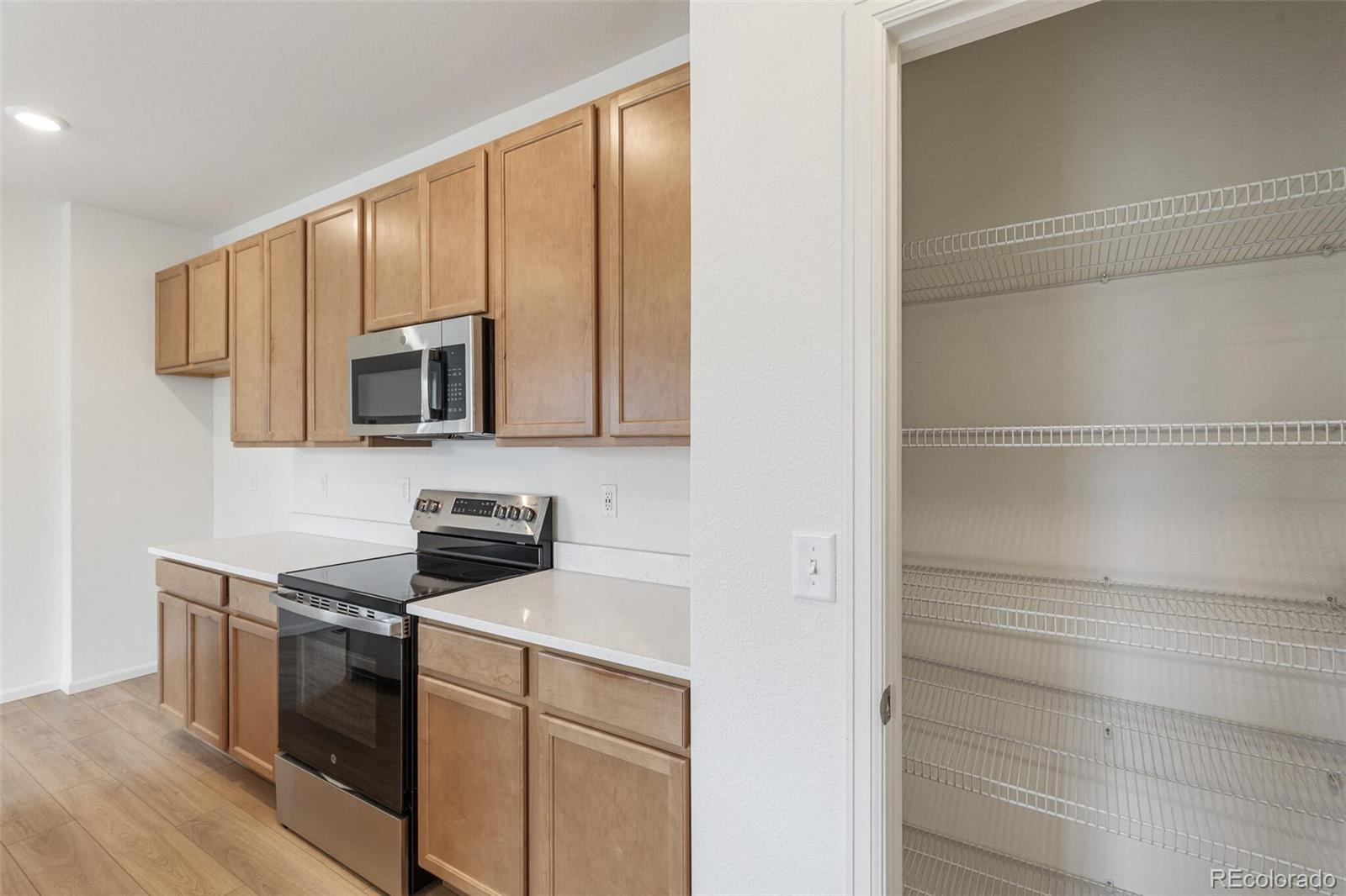 MLS Image #14 for 28650 e 6th place,watkins, Colorado