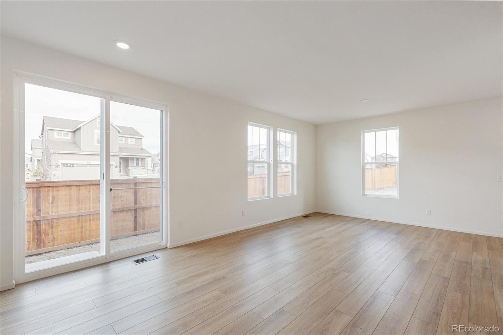 MLS Image #6 for 28650 e 6th place,watkins, Colorado