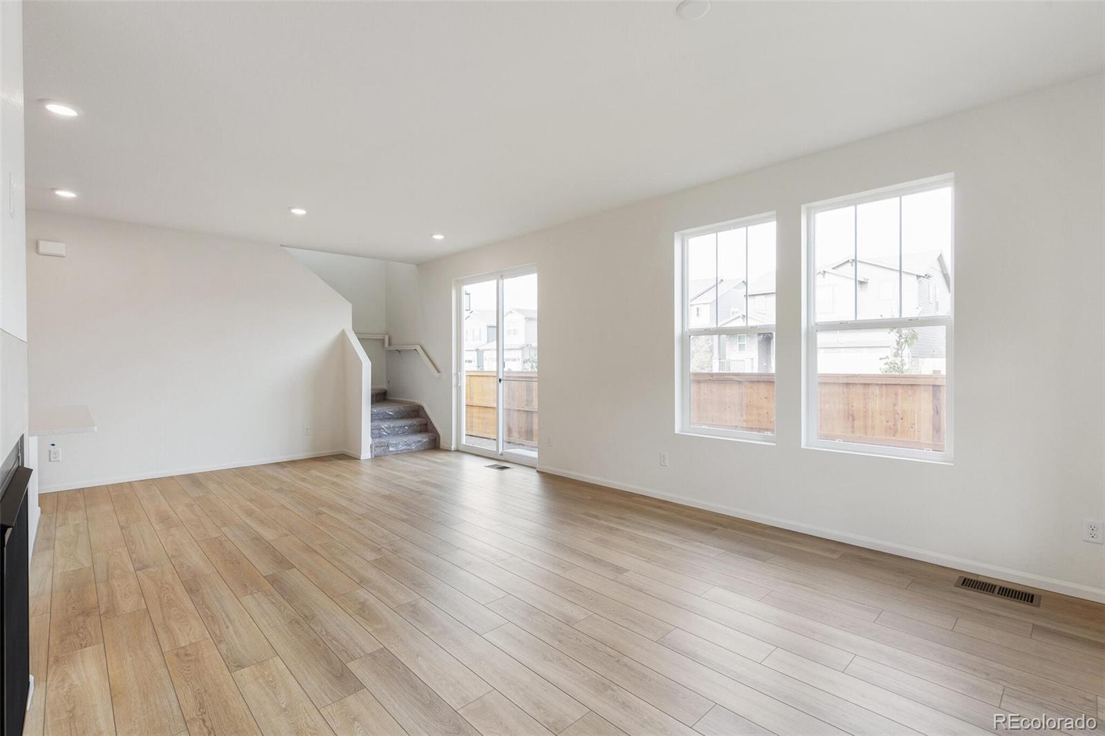 MLS Image #7 for 28650 e 6th place,watkins, Colorado