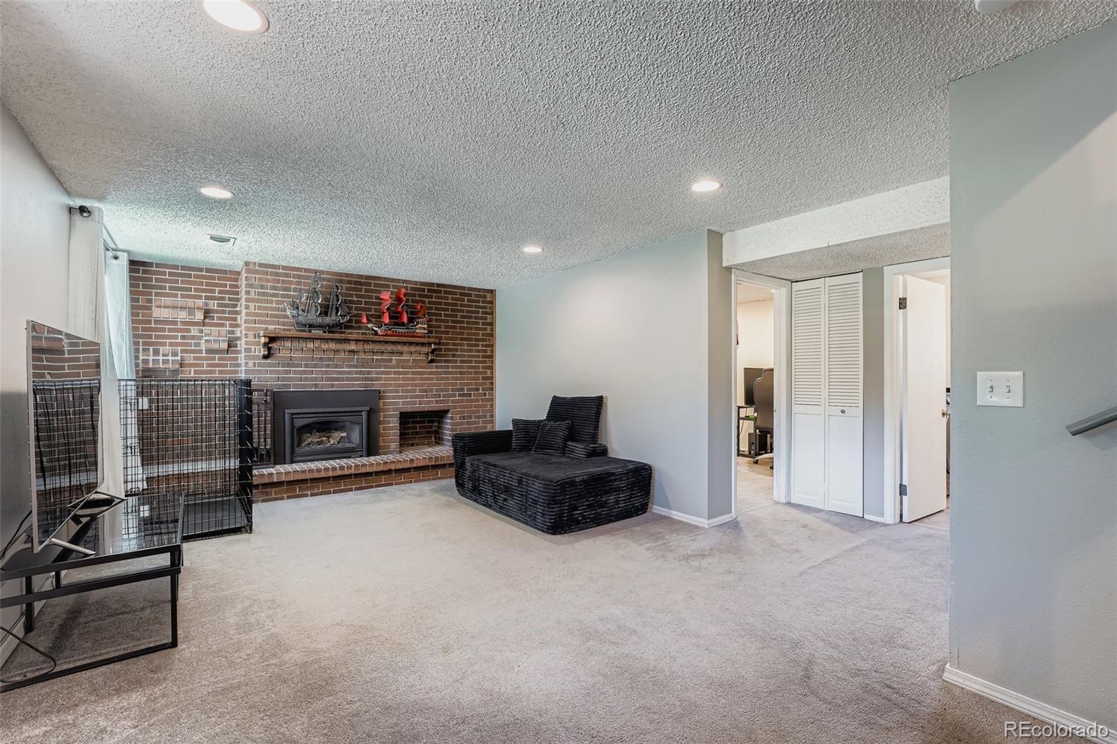 MLS Image #15 for 16026 e warren place,aurora, Colorado