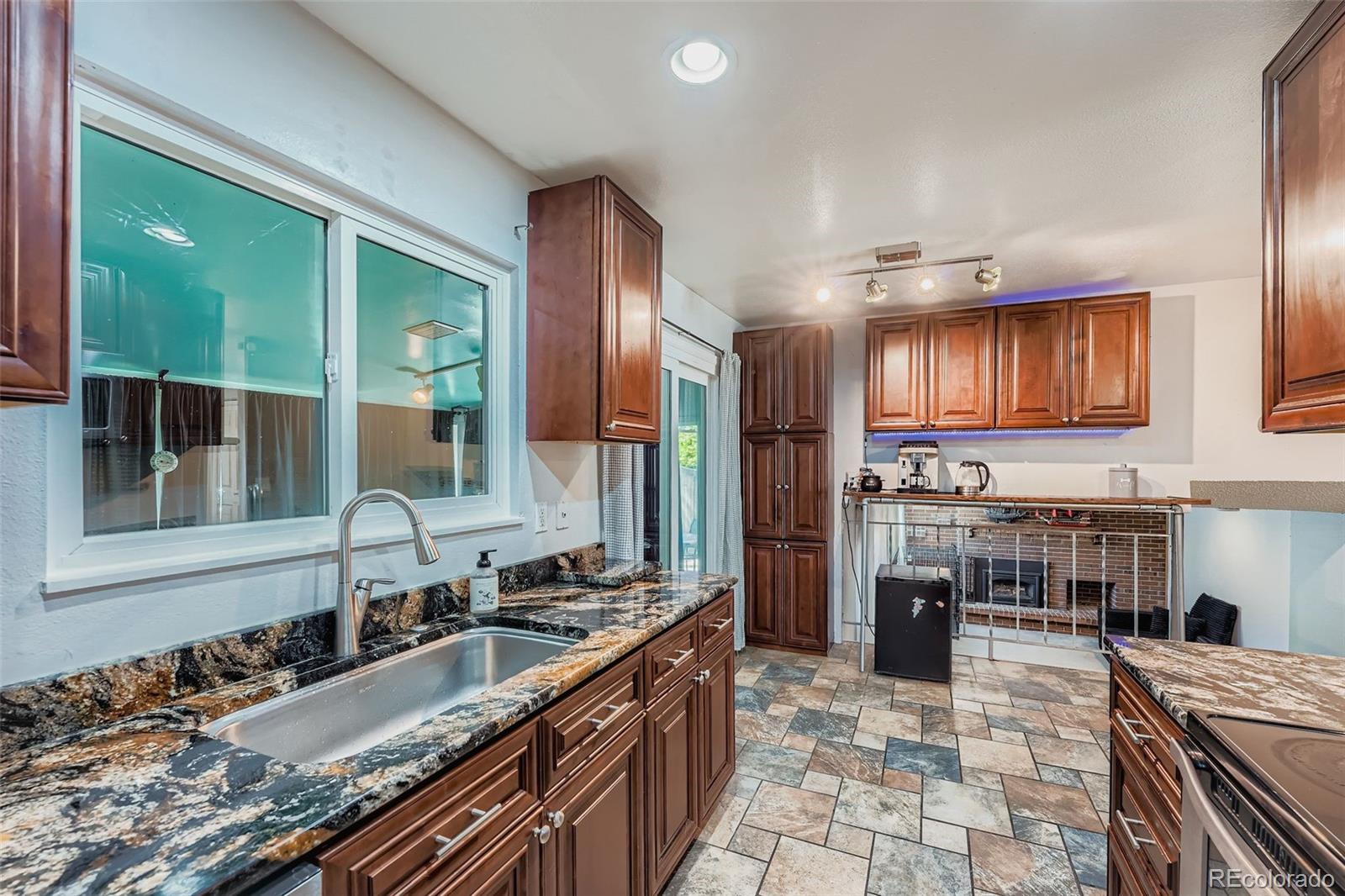 MLS Image #5 for 16026 e warren place,aurora, Colorado