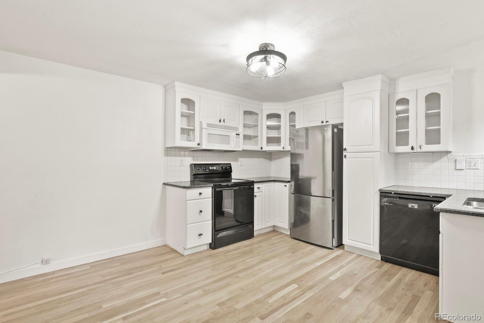 MLS Image #10 for 485 s logan street 11,denver, Colorado