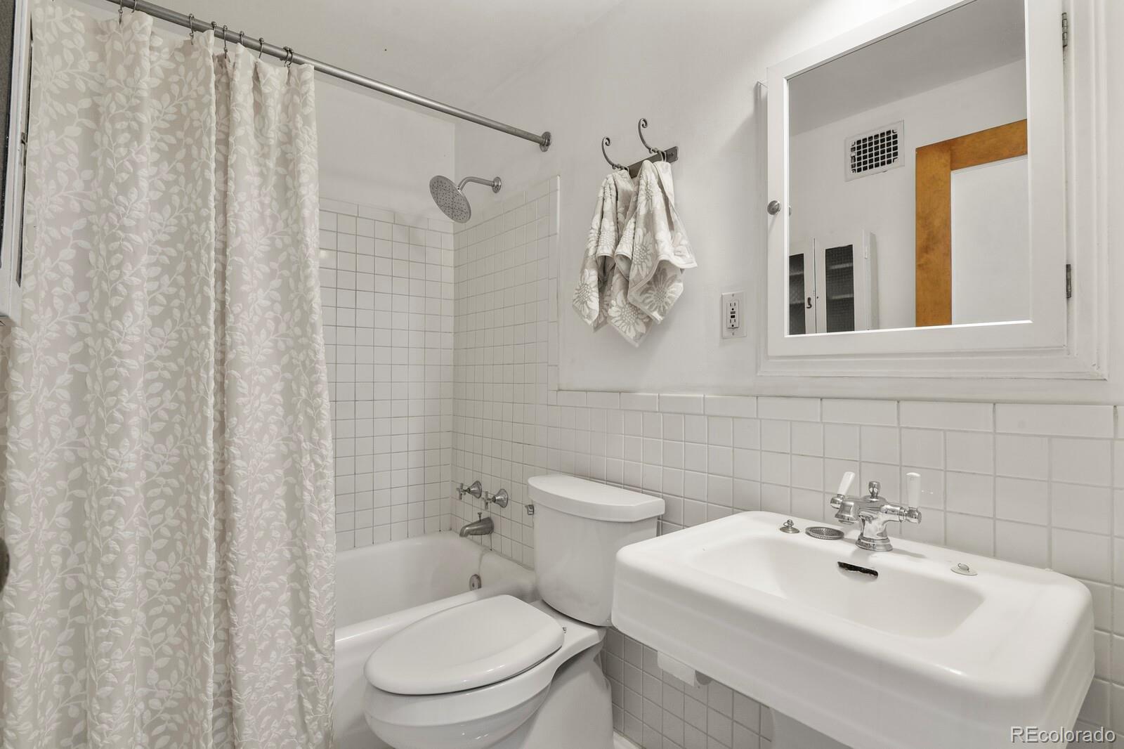 MLS Image #15 for 485 s logan street 11,denver, Colorado