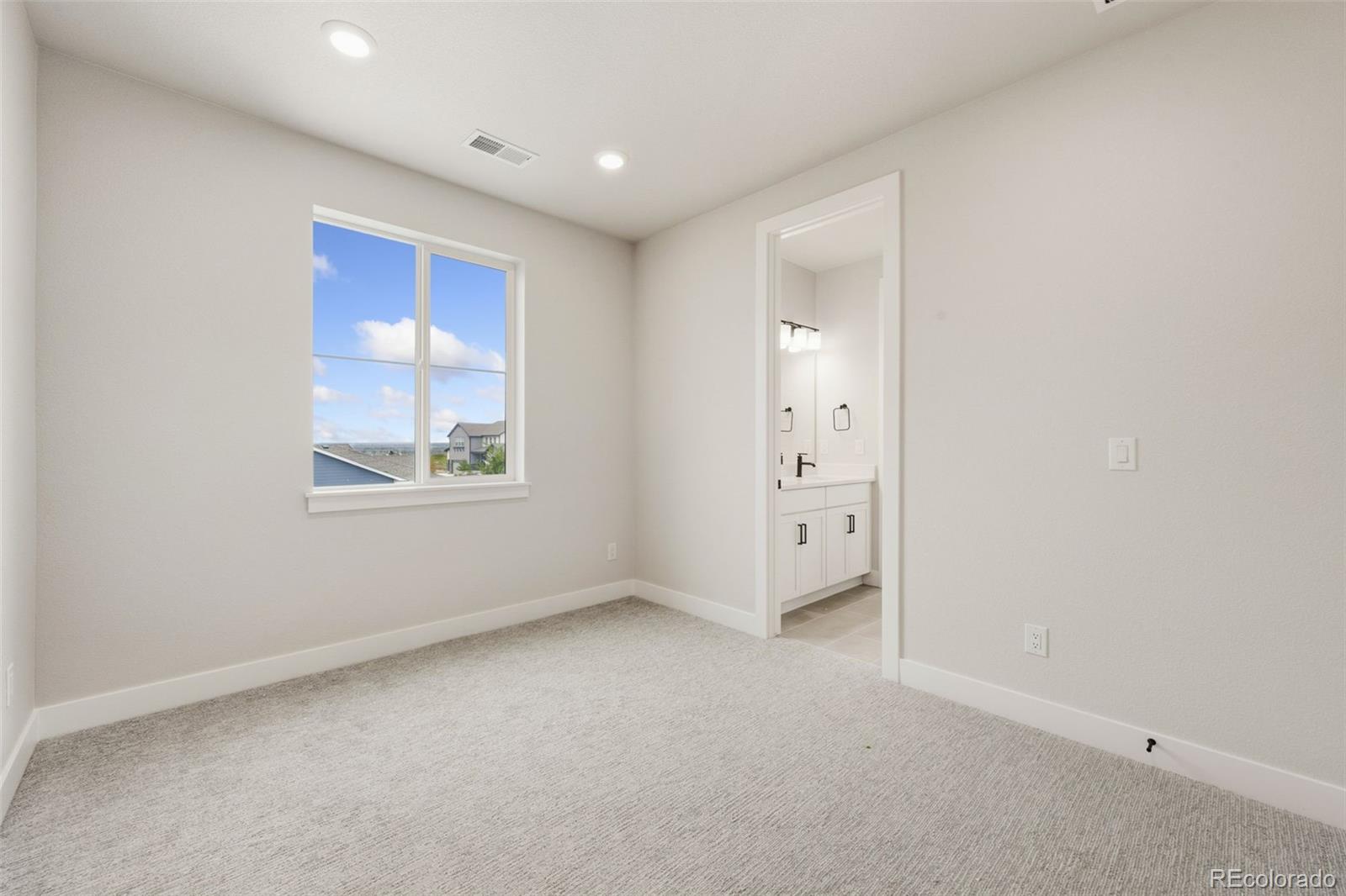 MLS Image #10 for 1675  sundown run drive,windsor, Colorado