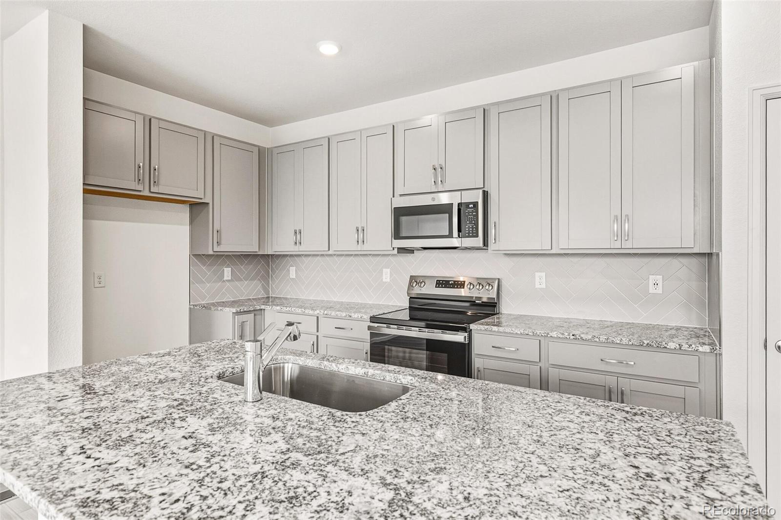 MLS Image #14 for 28708 e 6th place,watkins, Colorado