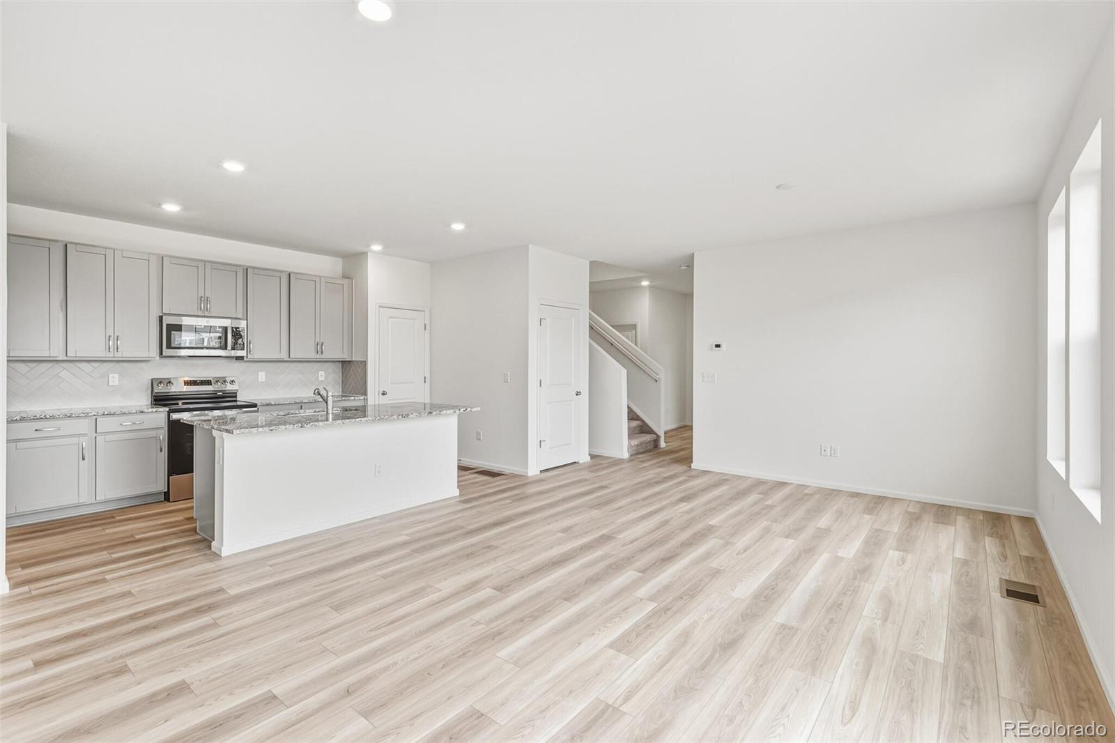 MLS Image #5 for 28708 e 6th place,watkins, Colorado