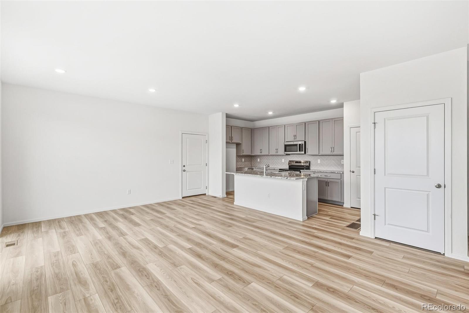 MLS Image #6 for 28708 e 6th place,watkins, Colorado