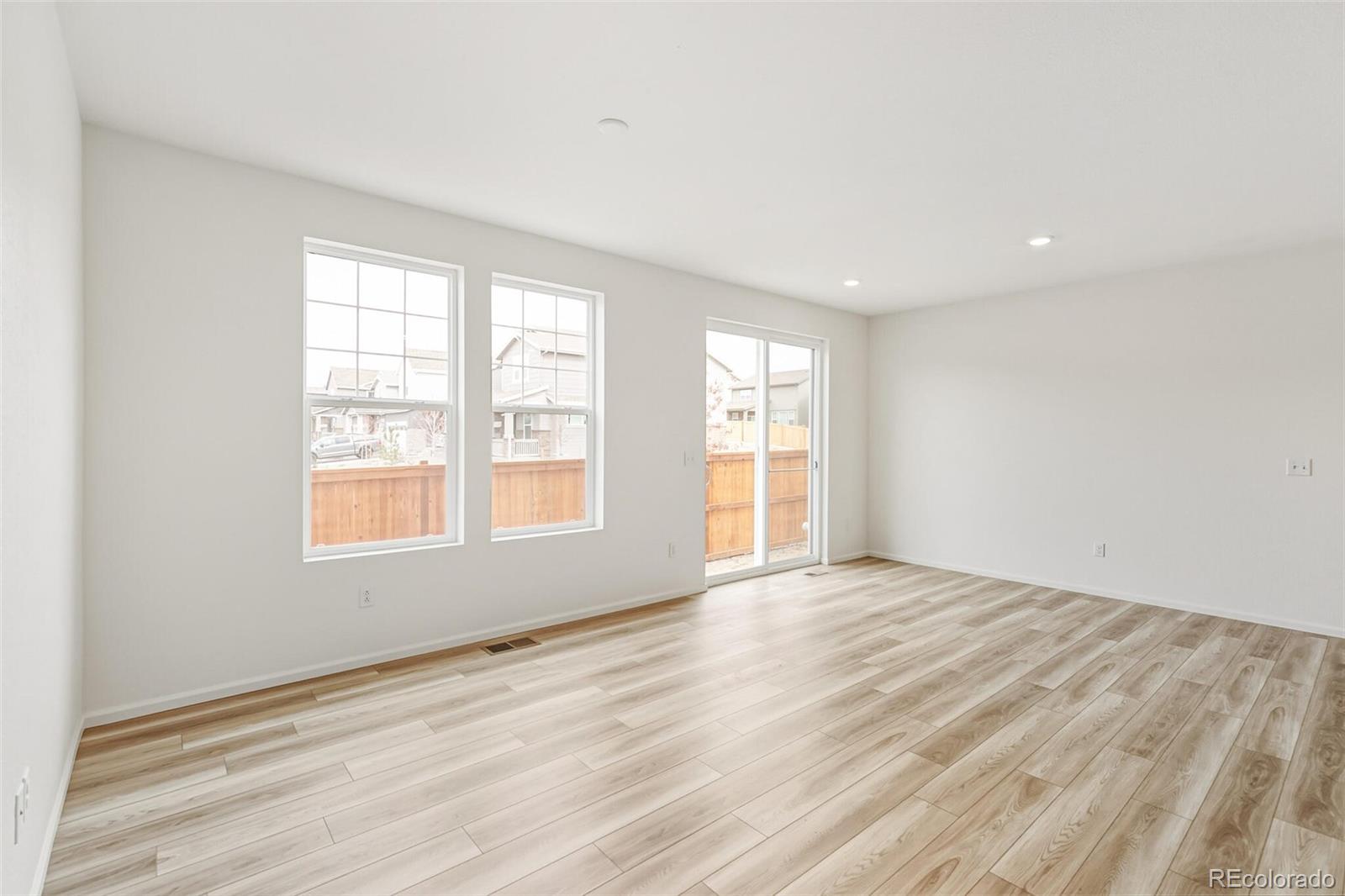 MLS Image #8 for 28708 e 6th place,watkins, Colorado
