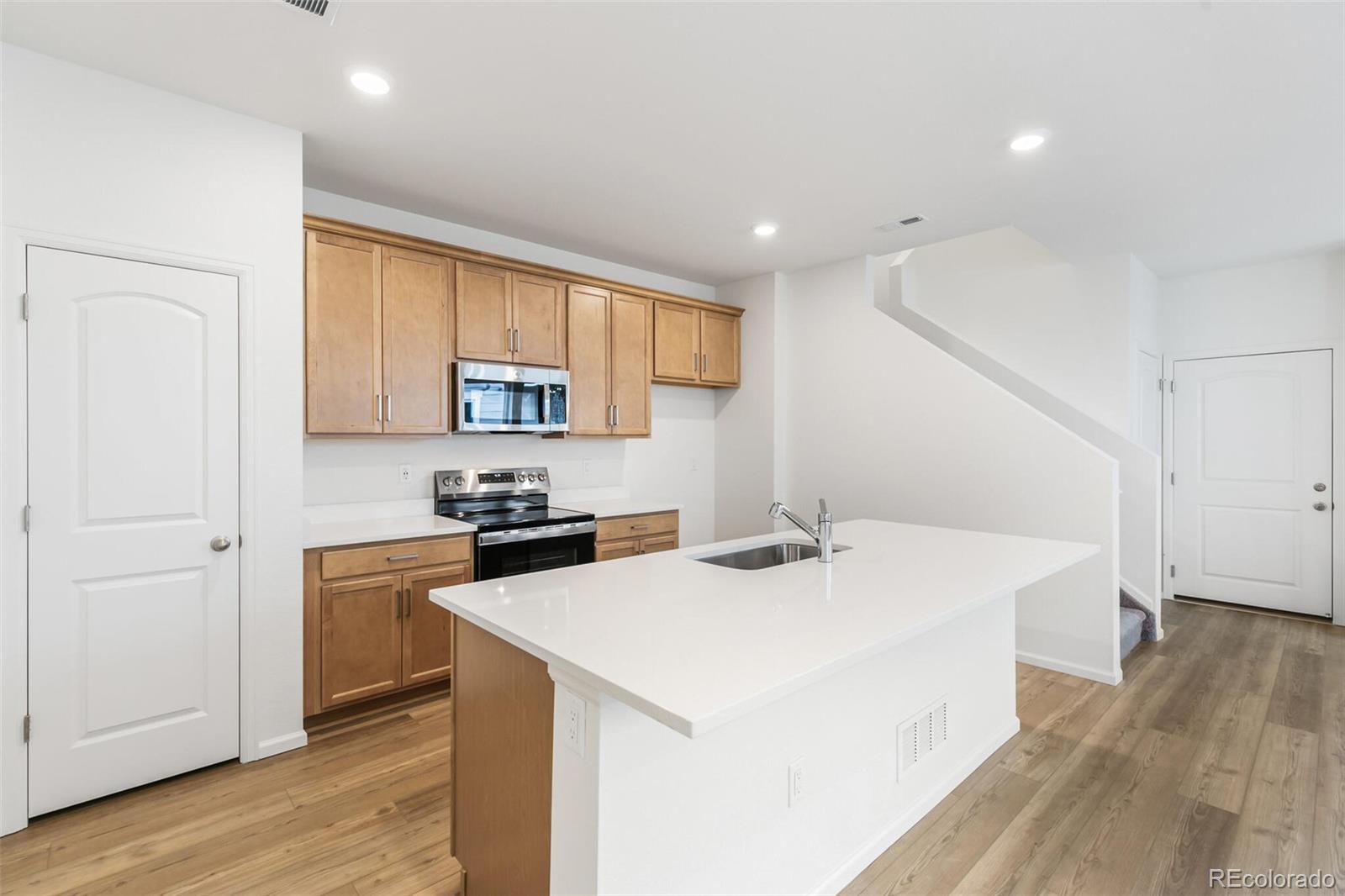 MLS Image #10 for 28778 e 6th place,watkins, Colorado