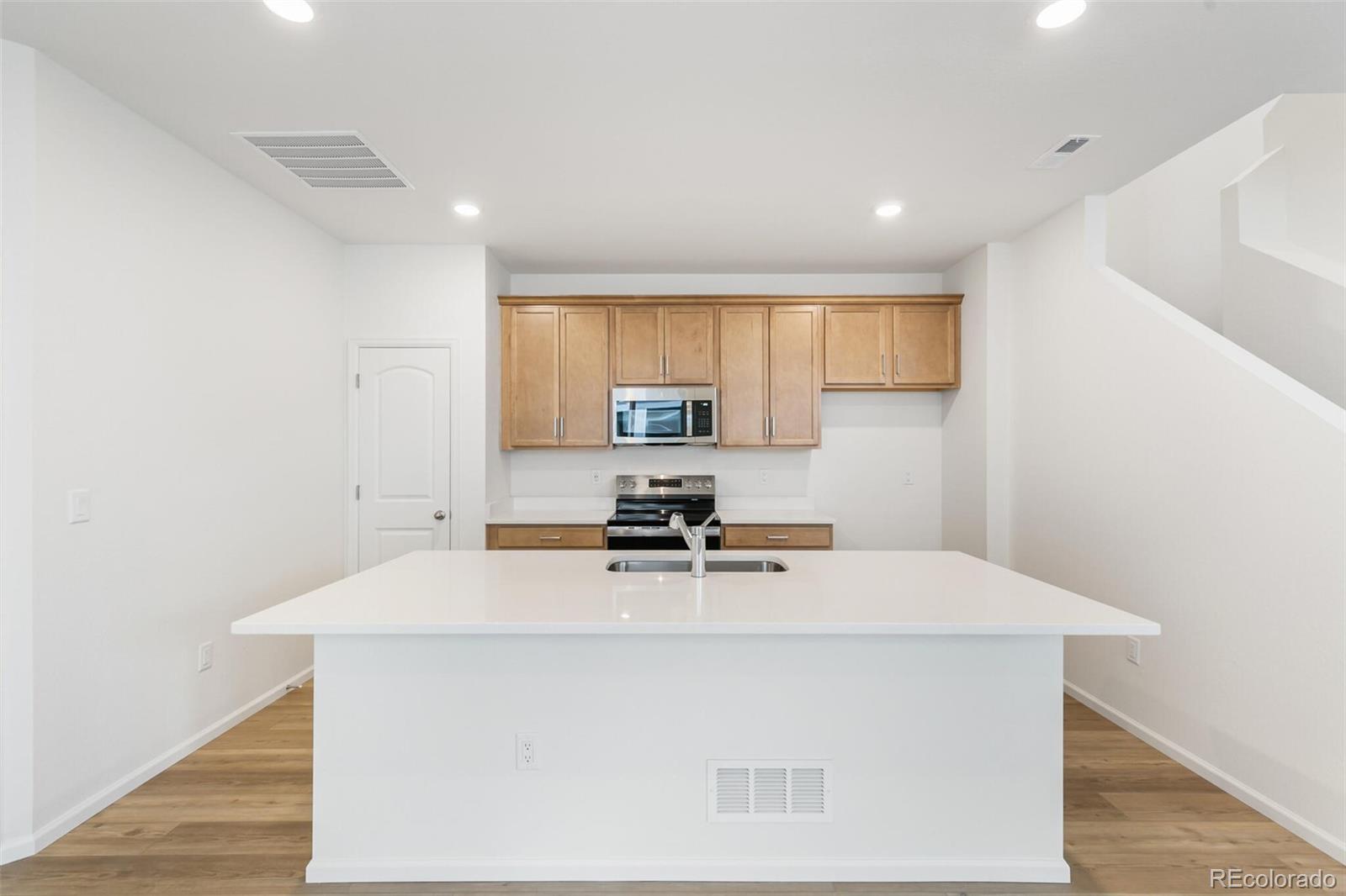 MLS Image #11 for 28778 e 6th place,watkins, Colorado