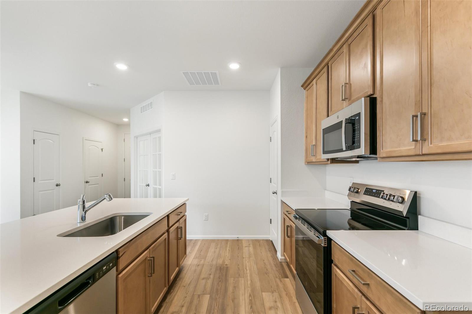 MLS Image #13 for 28778 e 6th place,watkins, Colorado