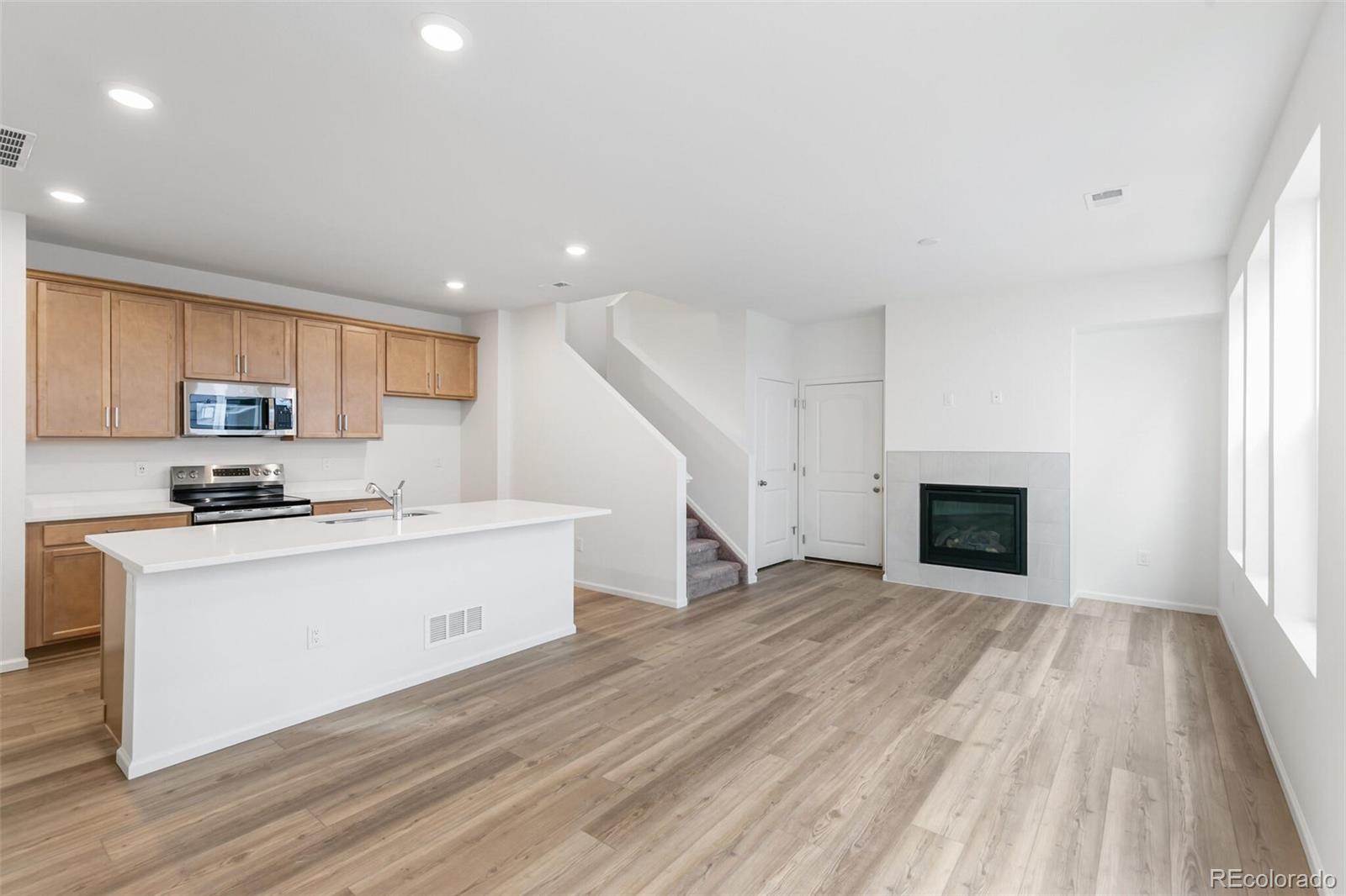 MLS Image #4 for 28778 e 6th place,watkins, Colorado