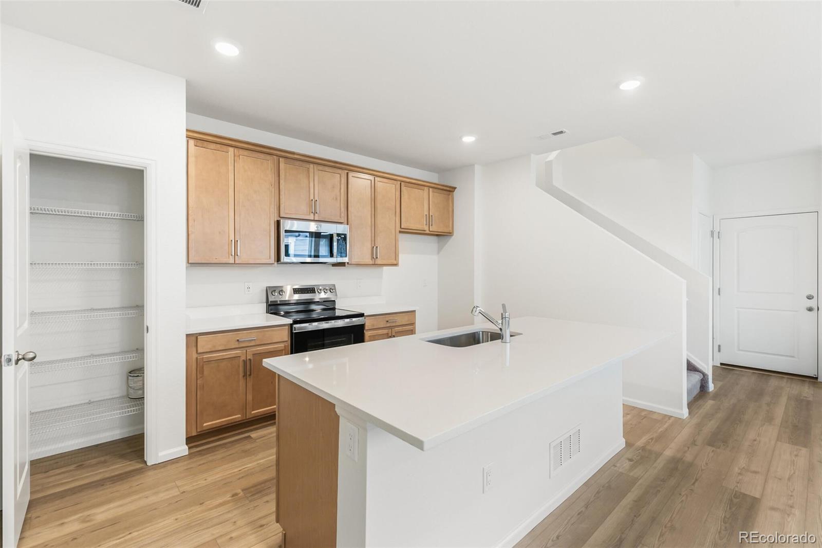 MLS Image #9 for 28778 e 6th place,watkins, Colorado