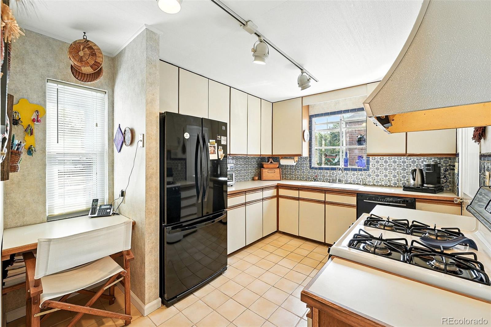 MLS Image #10 for 1470  birch street,denver, Colorado