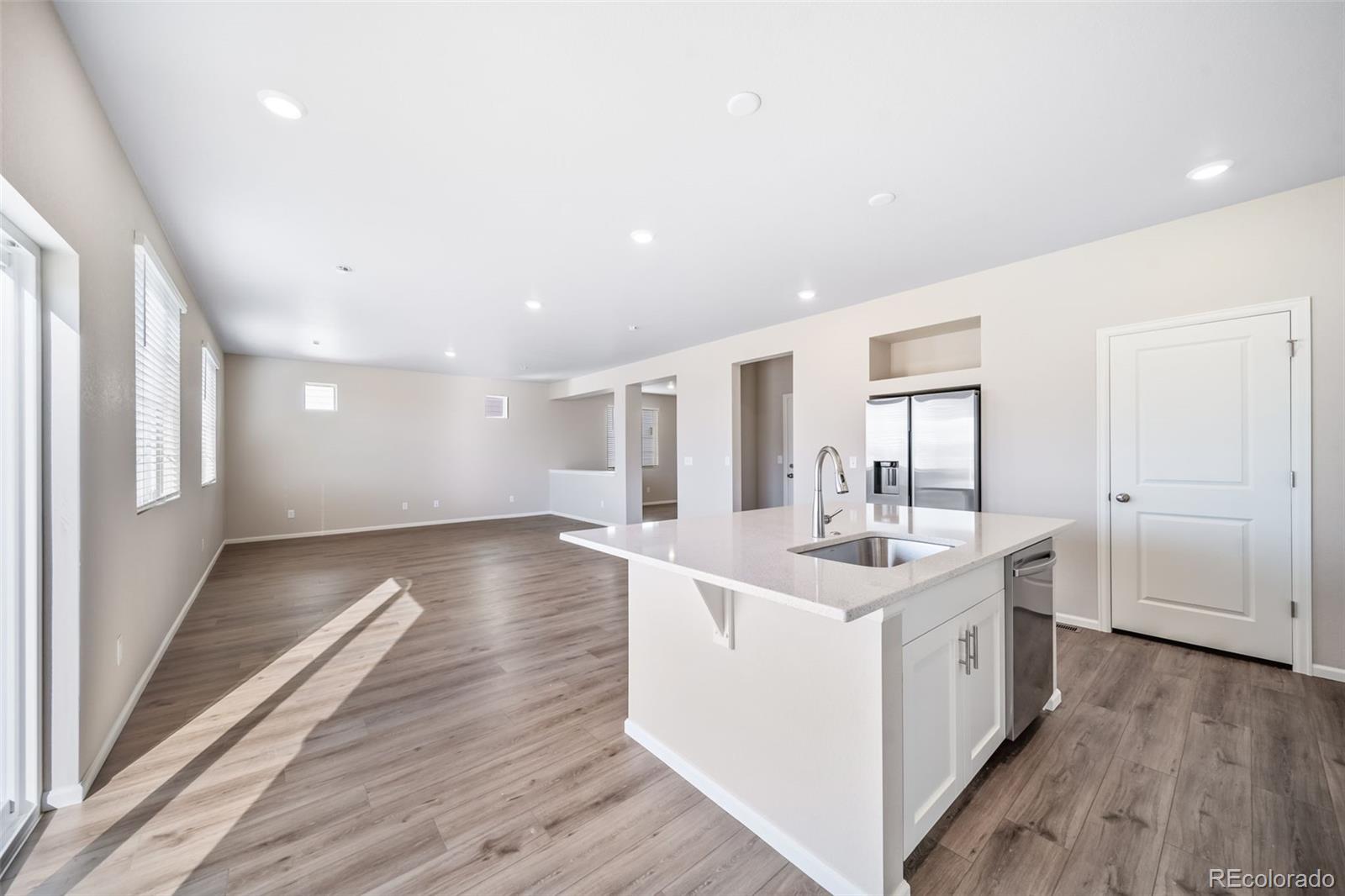 MLS Image #8 for 22302 e 38th place,aurora, Colorado