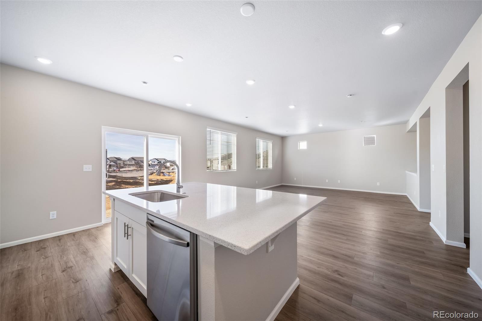 MLS Image #9 for 22302 e 38th place,aurora, Colorado