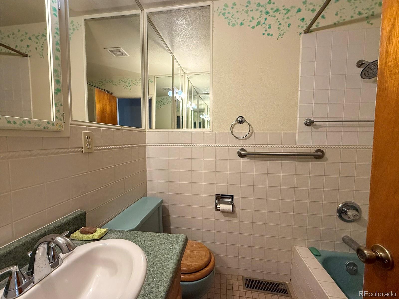 MLS Image #12 for 890  15th street,burlington, Colorado