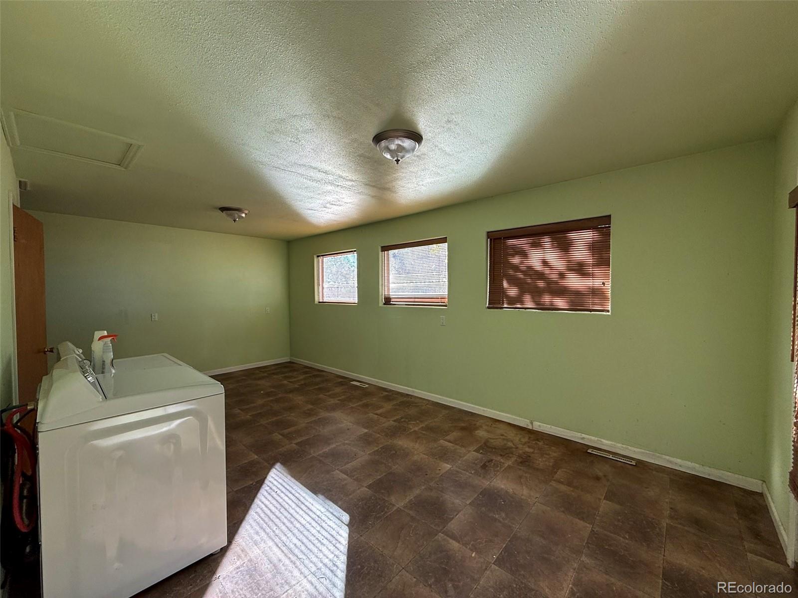 MLS Image #14 for 890  15th street,burlington, Colorado