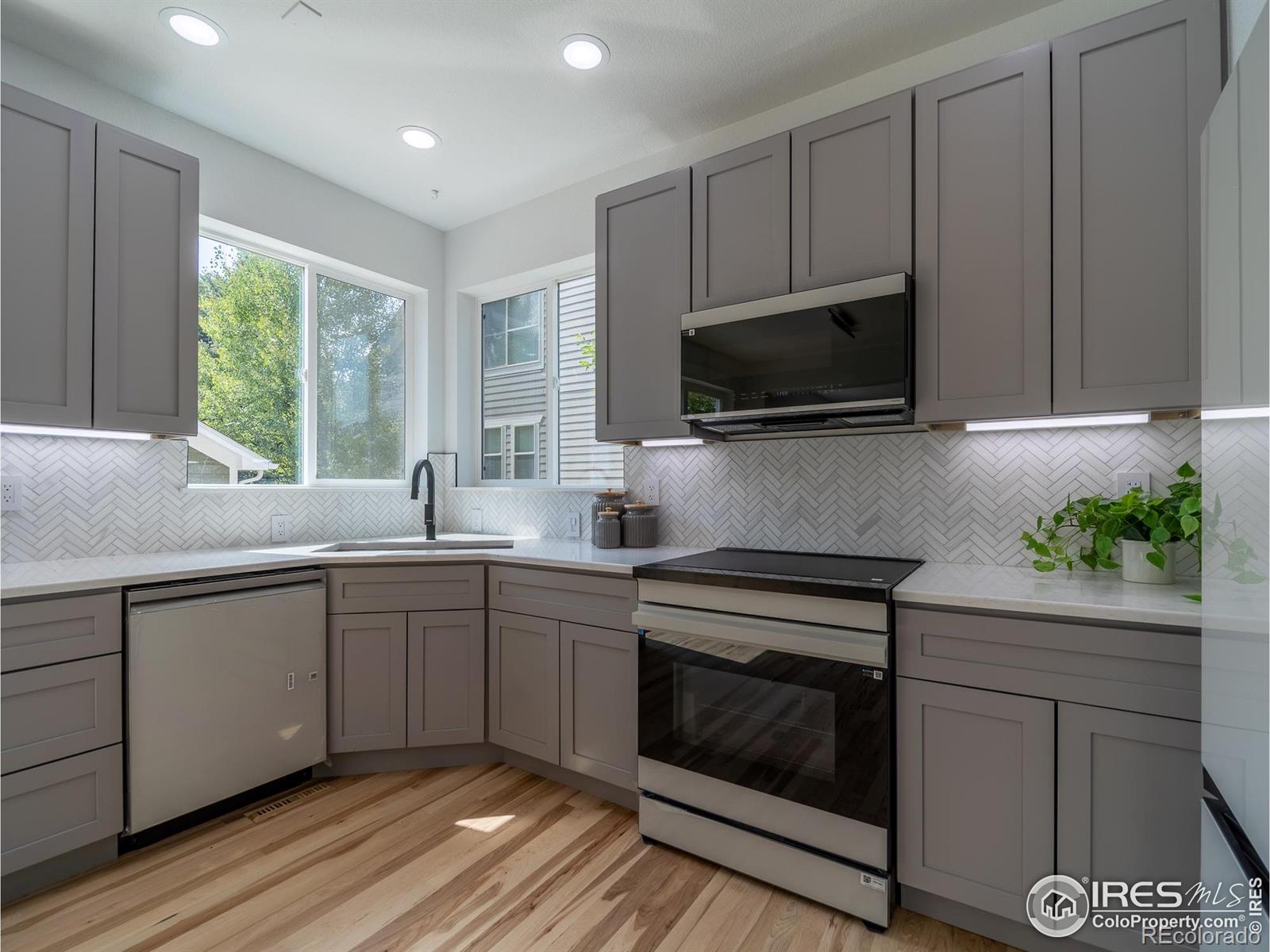 MLS Image #10 for 578  indian peaks trail,lafayette, Colorado