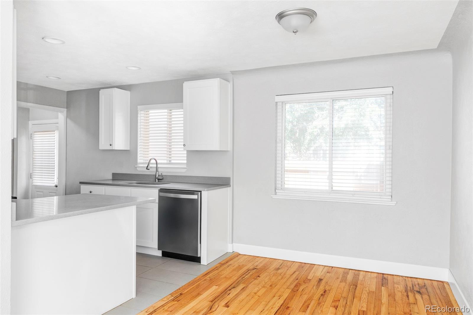 MLS Image #10 for 1537  willow street,denver, Colorado