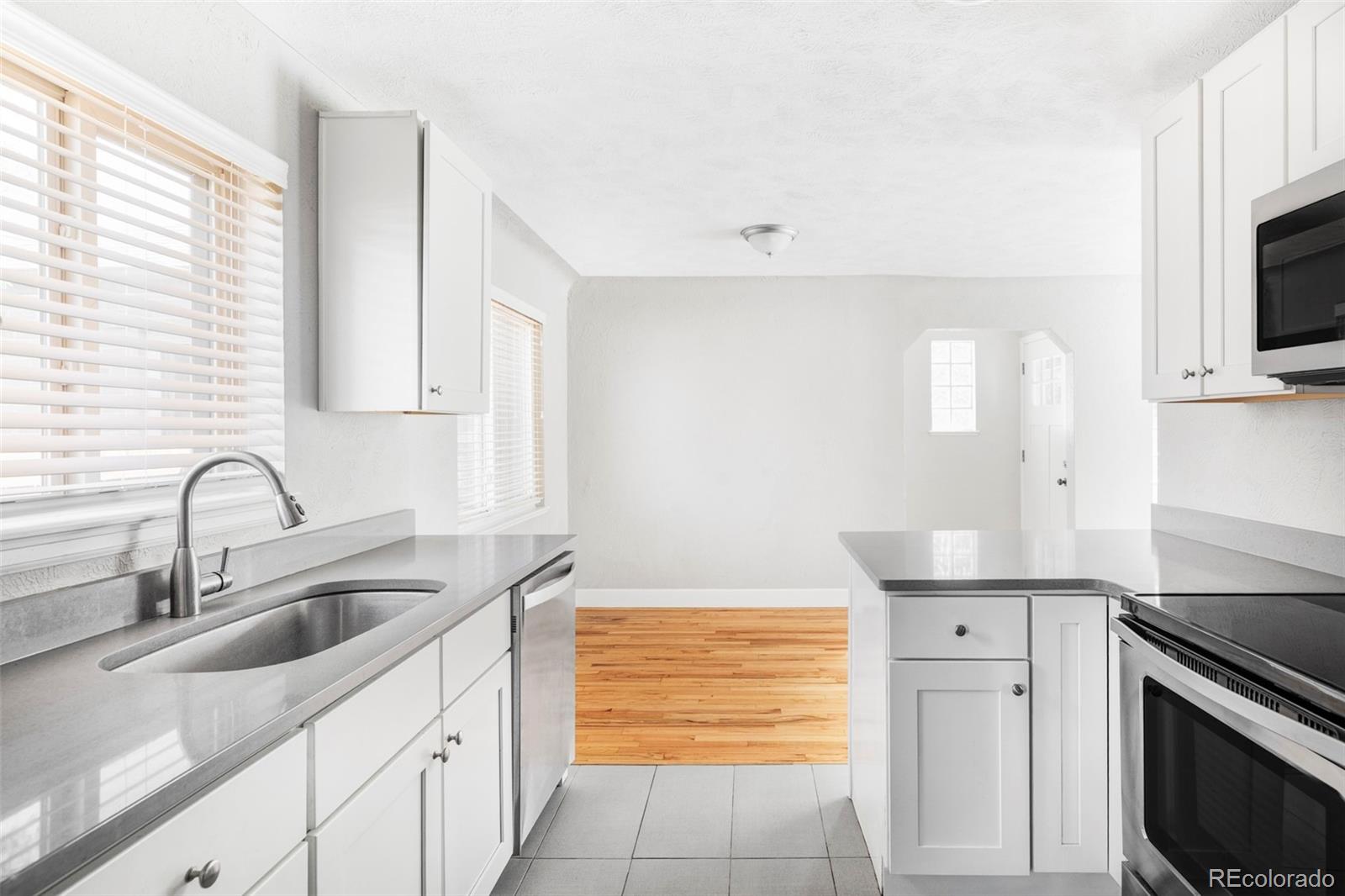 MLS Image #16 for 1537  willow street,denver, Colorado