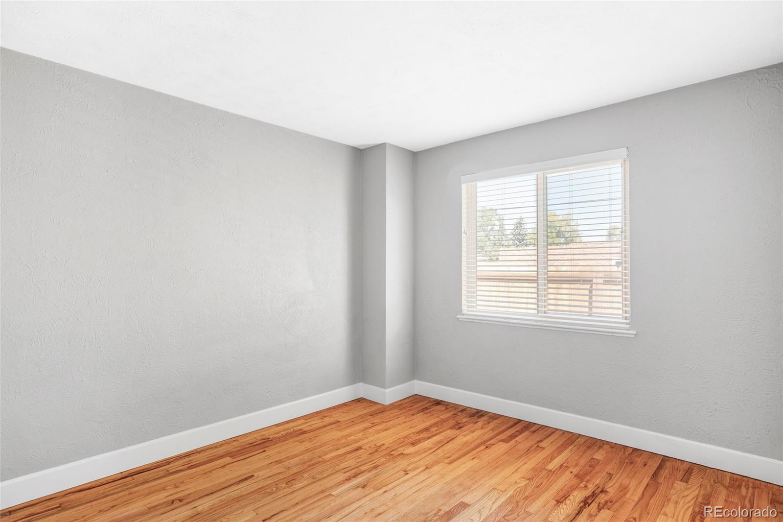 MLS Image #19 for 1537  willow street,denver, Colorado
