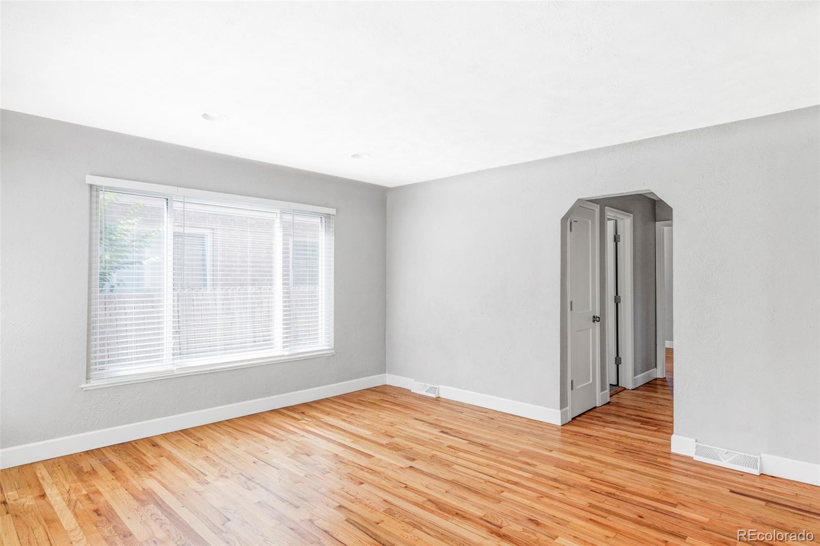 MLS Image #5 for 1537  willow street,denver, Colorado