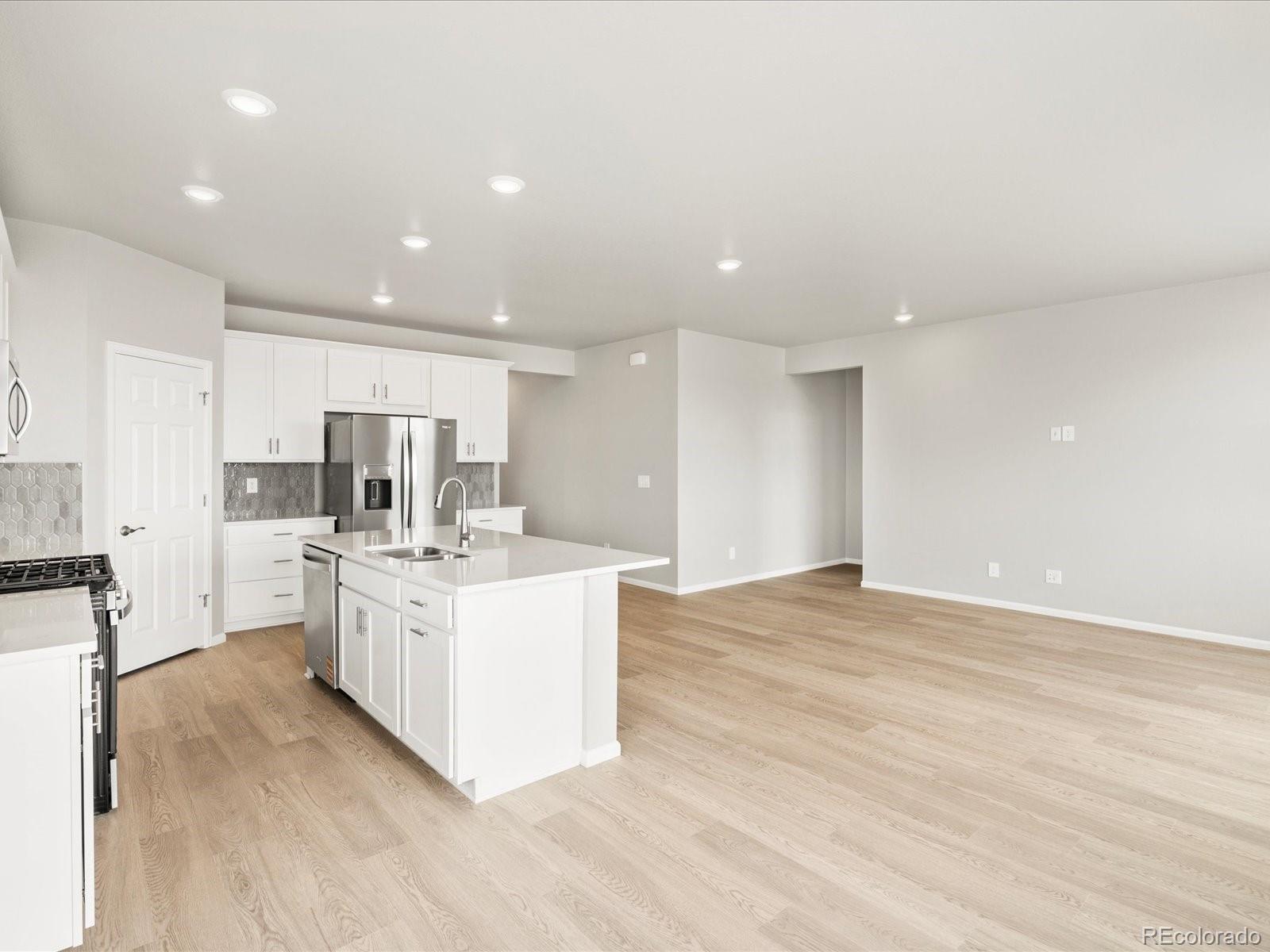 MLS Image #11 for 1957 s coolidge way,aurora, Colorado