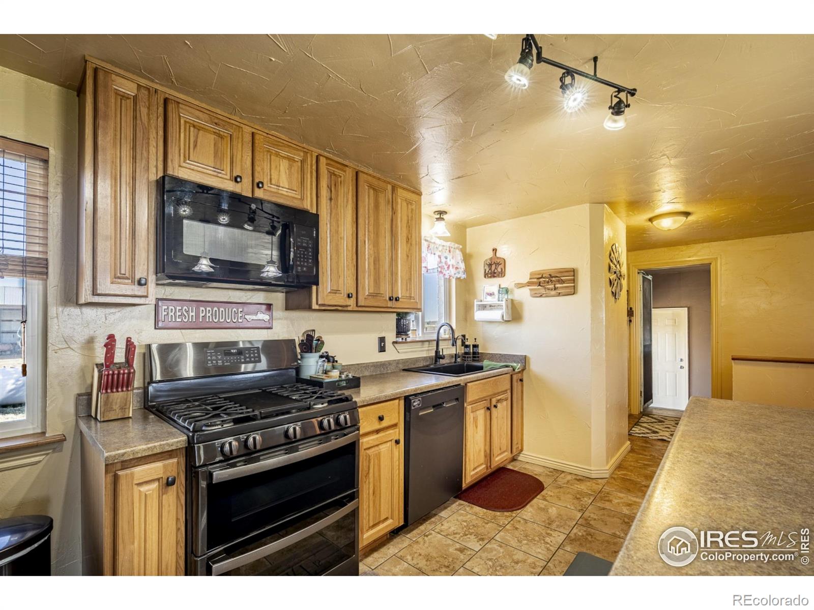 MLS Image #5 for 23035  county road 22 ,hudson, Colorado