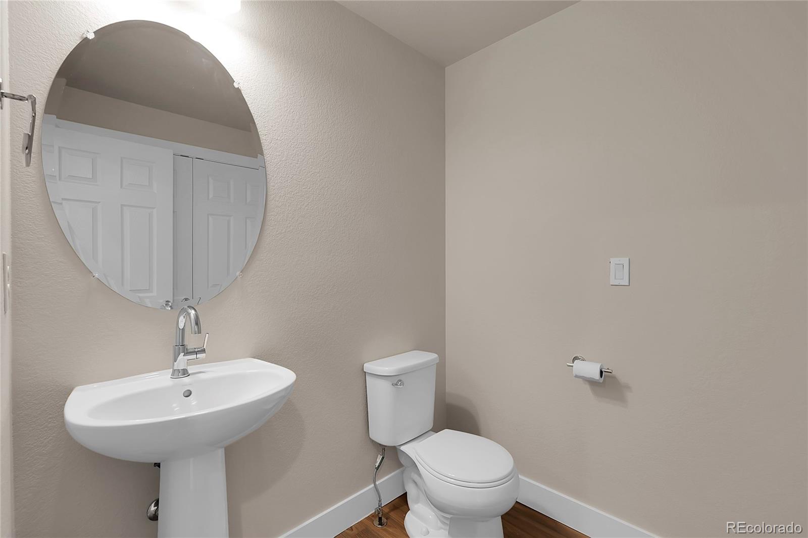 MLS Image #13 for 16060 e 47th drive ,denver, Colorado