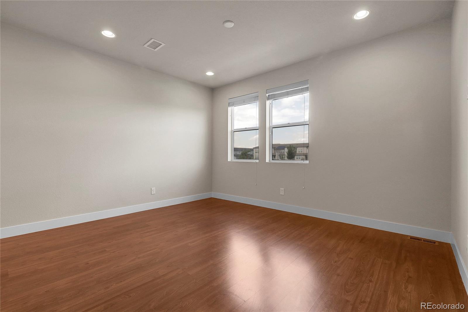 MLS Image #4 for 16060 e 47th drive ,denver, Colorado