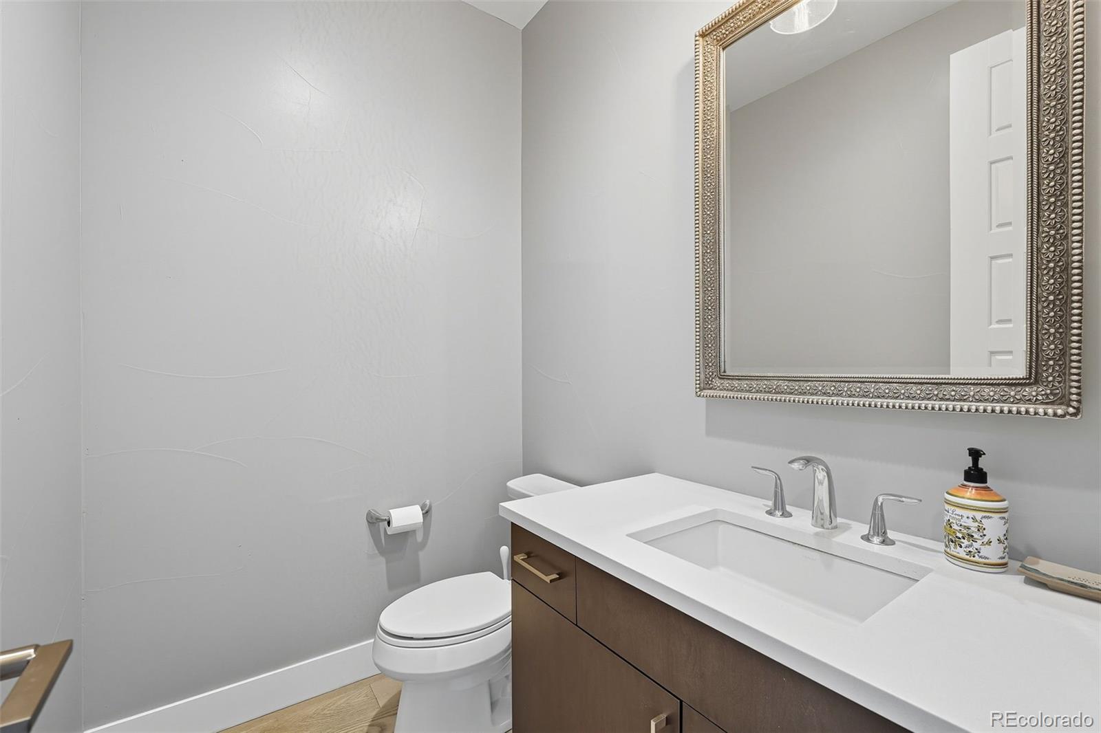 MLS Image #18 for 6098  beeler court,denver, Colorado