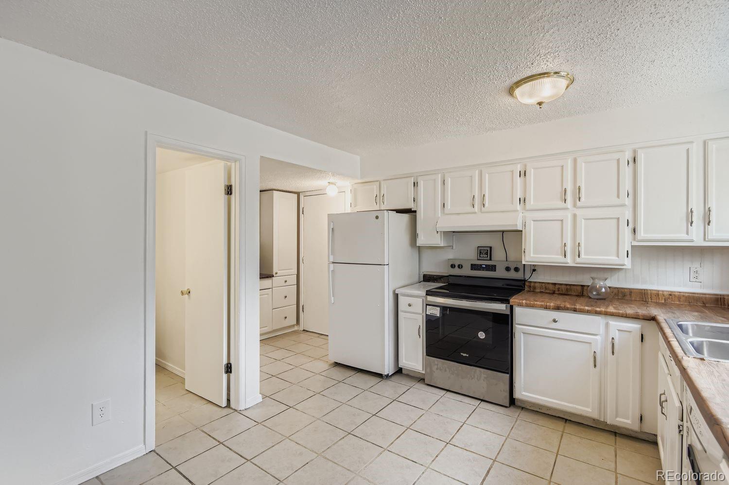 MLS Image #11 for 5161 s richfield street,centennial, Colorado