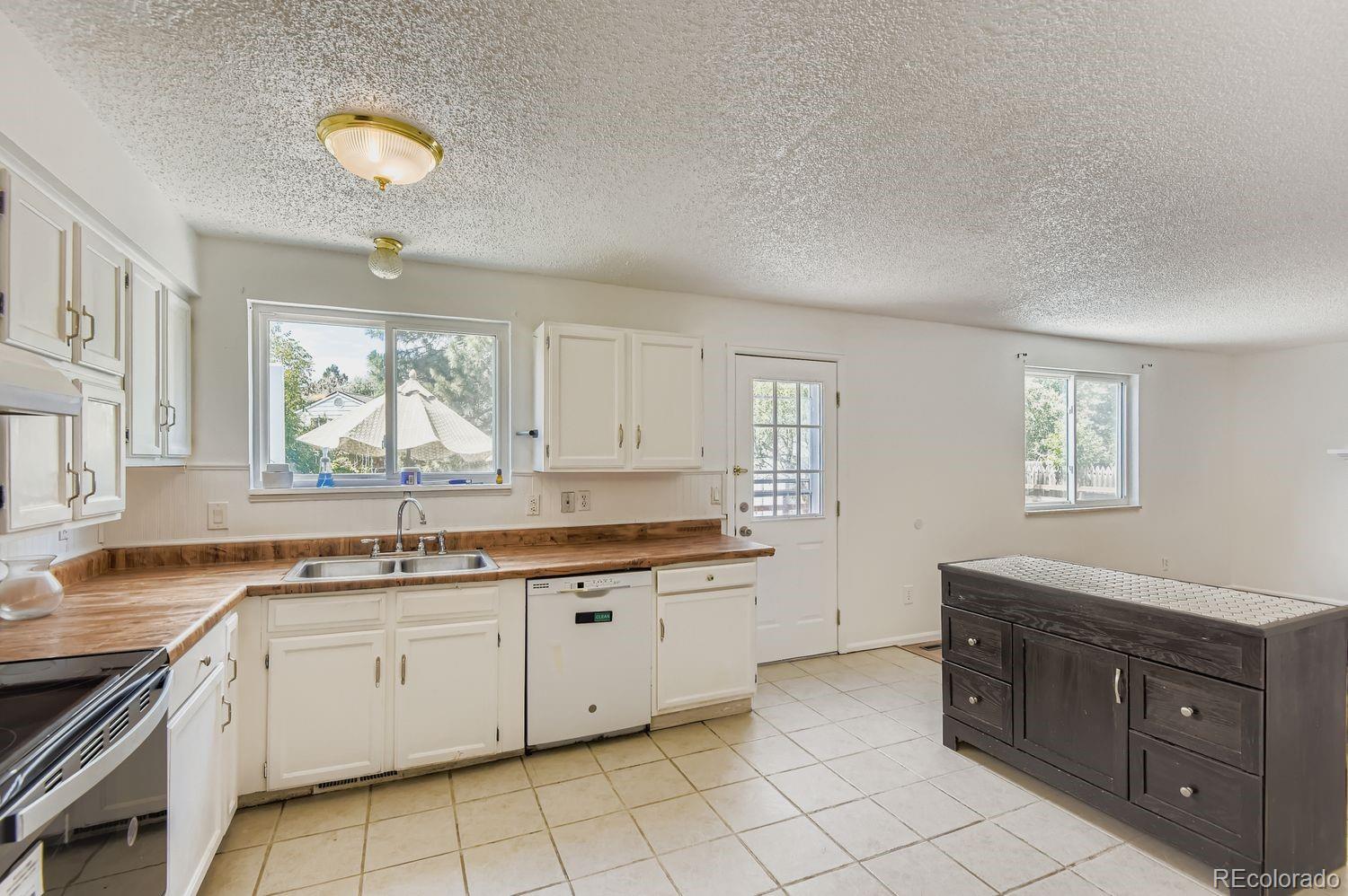 MLS Image #8 for 5161 s richfield street,centennial, Colorado
