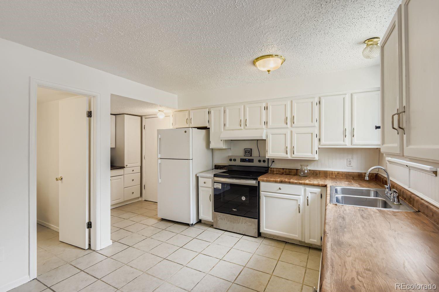 MLS Image #9 for 5161 s richfield street,centennial, Colorado