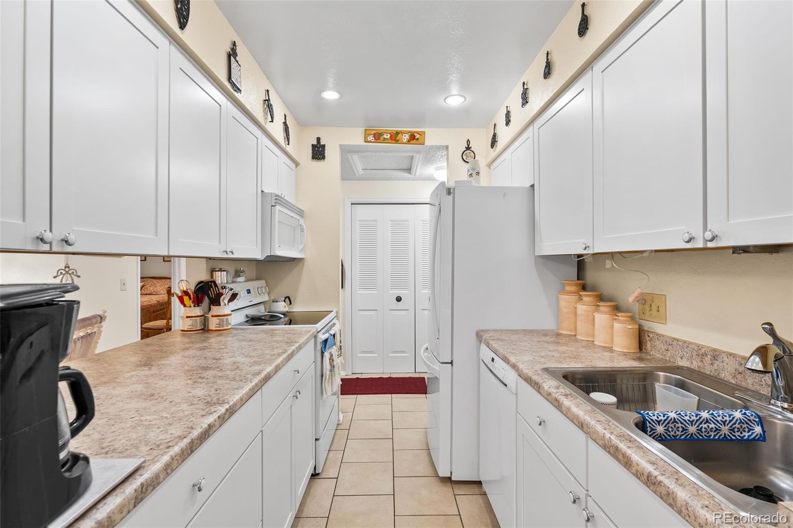 MLS Image #13 for 8427  everett way d,arvada, Colorado