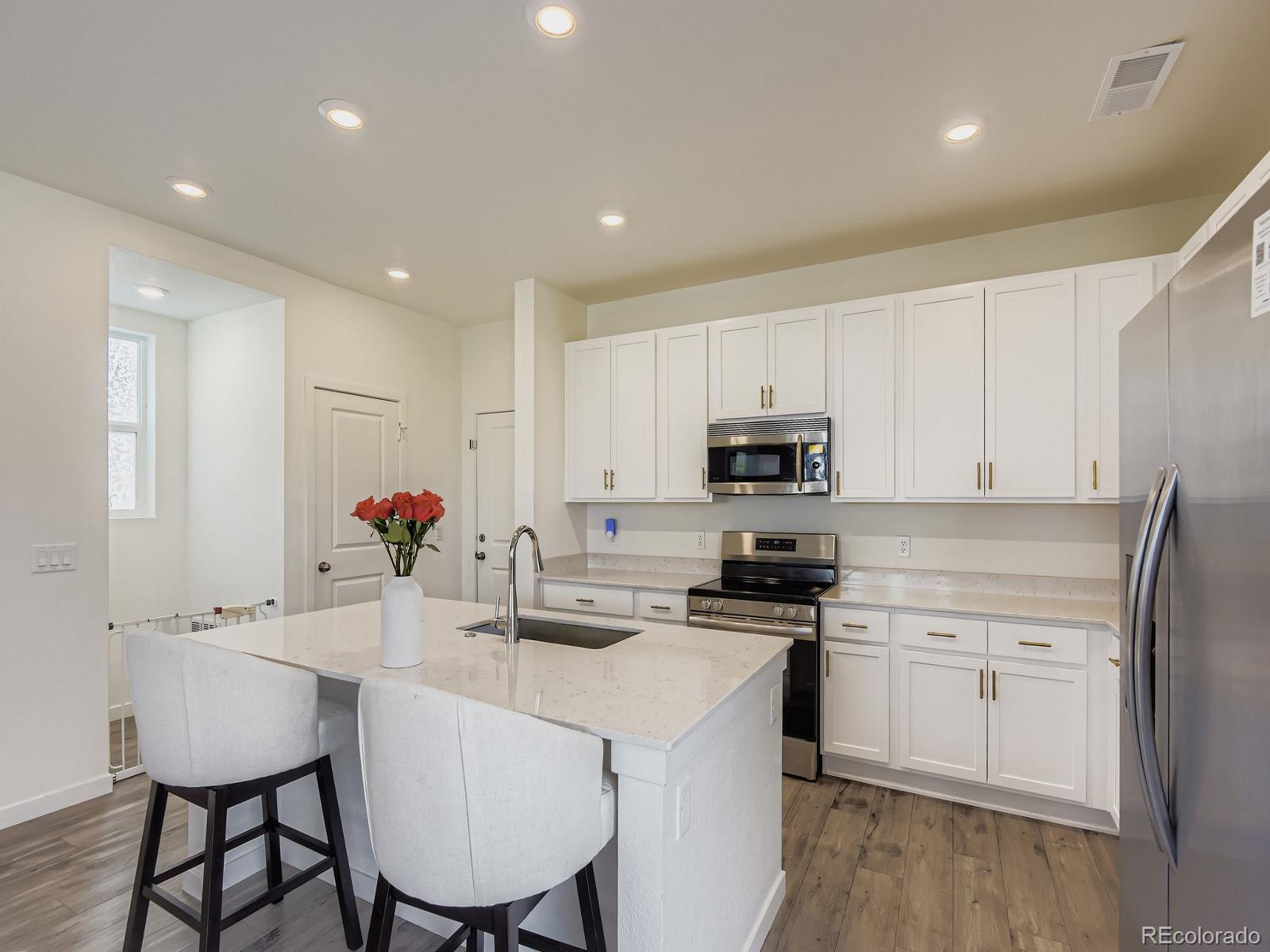 MLS Image #12 for 625  aspen avenue,bennett, Colorado