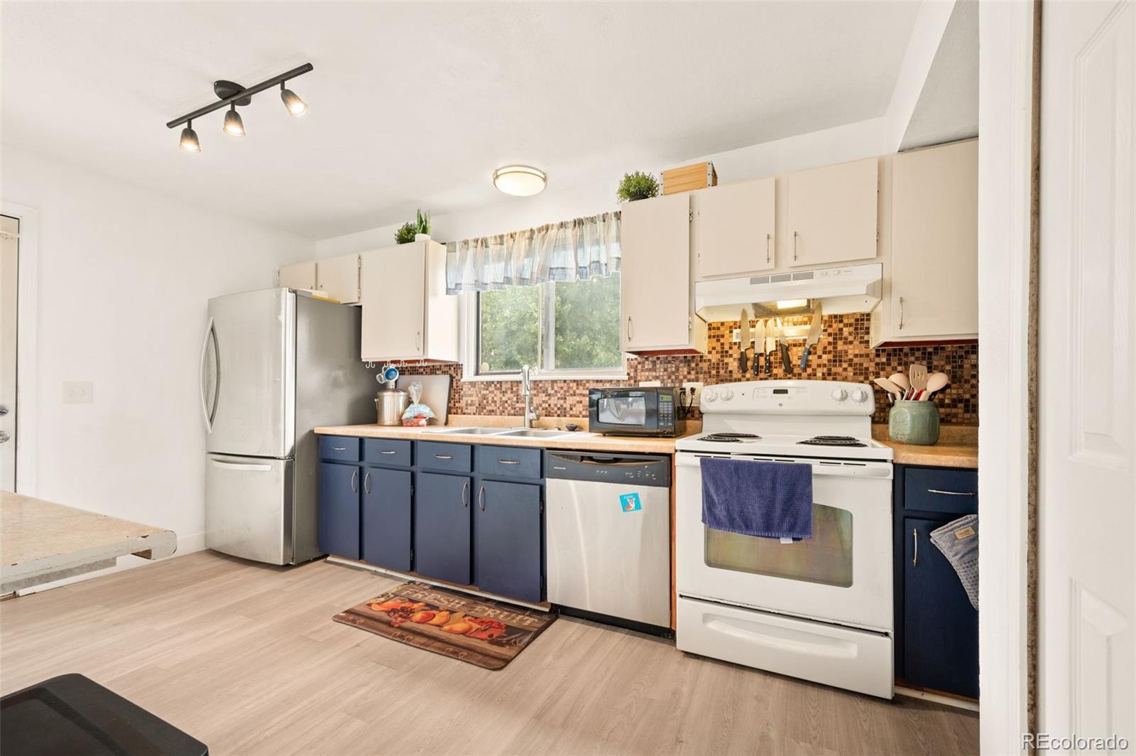 MLS Image #1 for 16396 e rice place b,aurora, Colorado