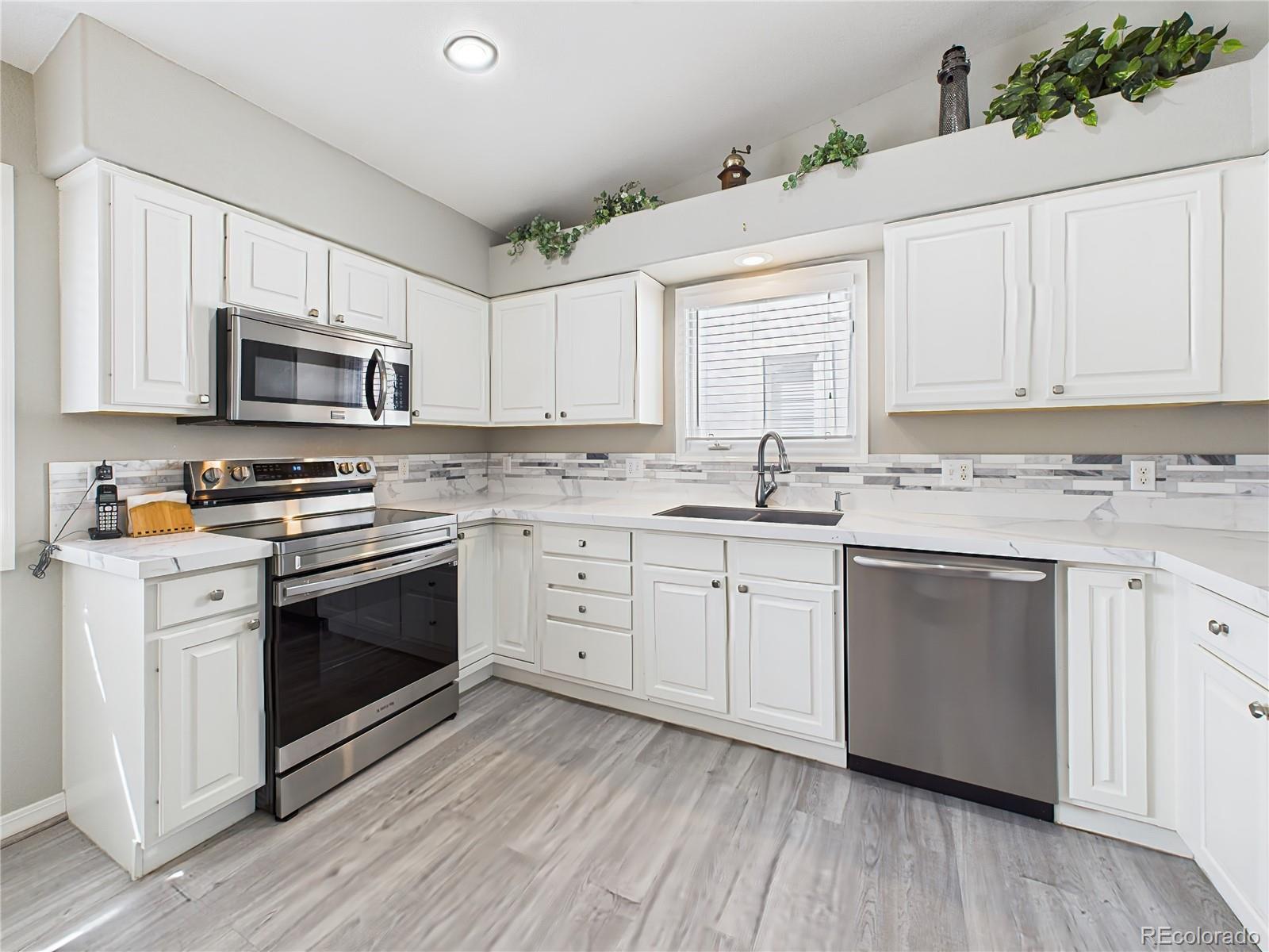 MLS Image #6 for 860  loma point,colorado springs, Colorado