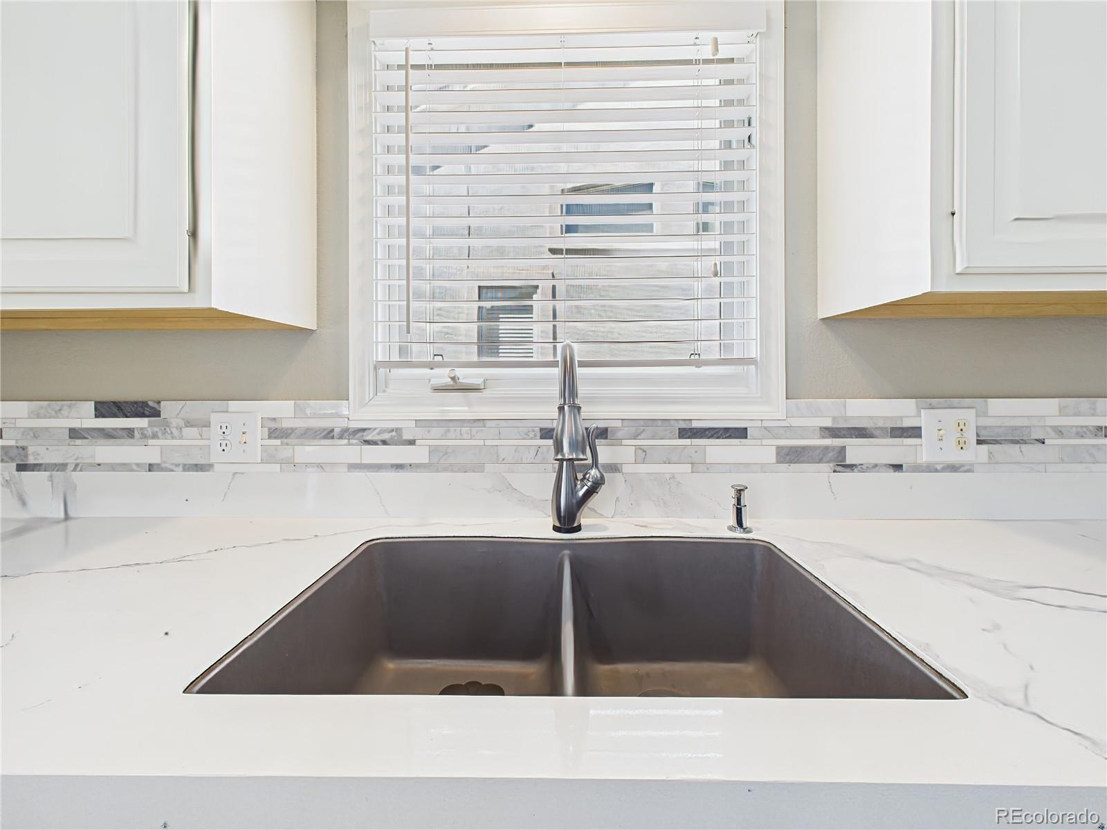 MLS Image #8 for 860  loma point,colorado springs, Colorado