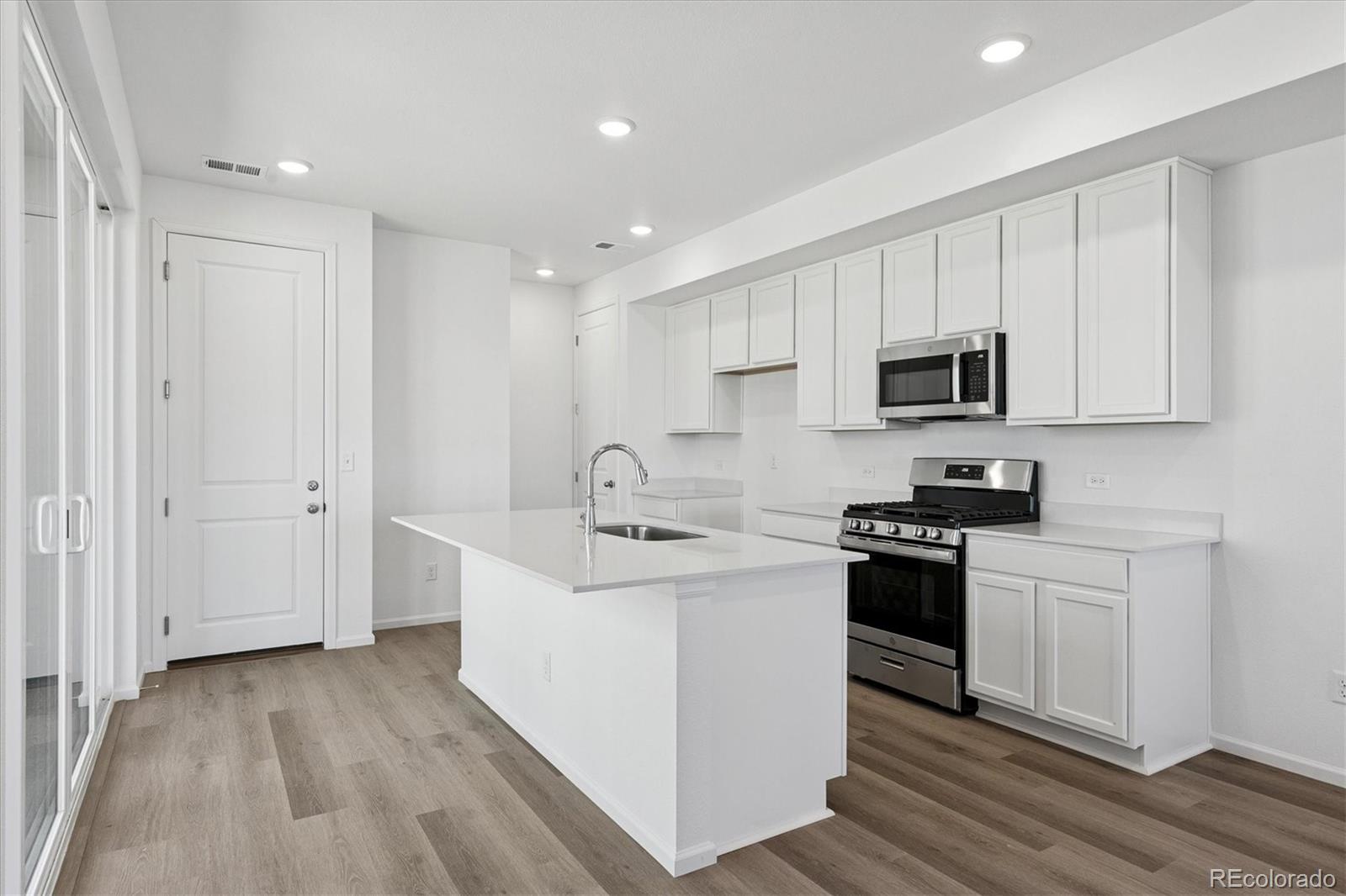 MLS Image #3 for 17054 e virginia avenue,aurora, Colorado