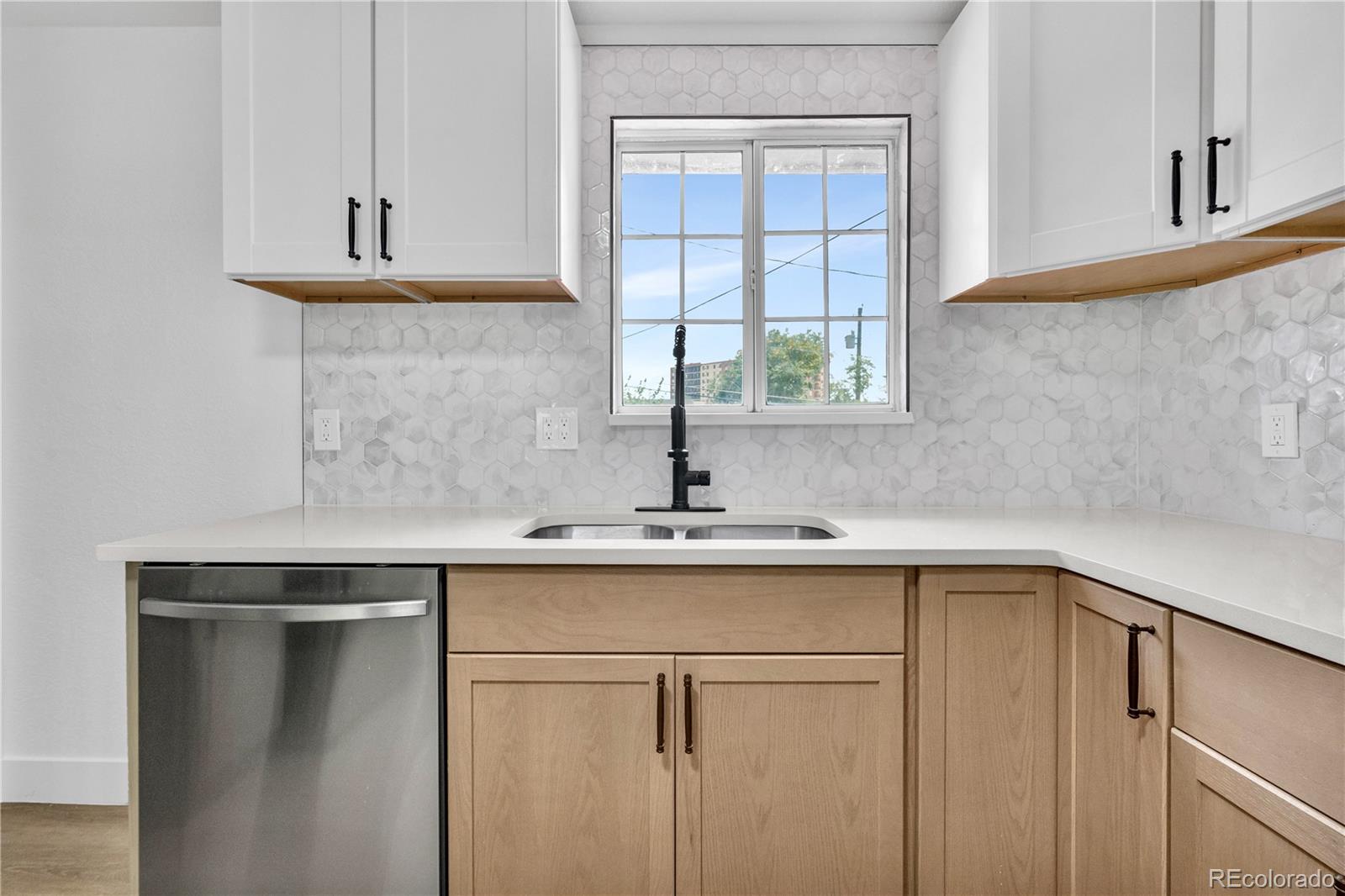 MLS Image #10 for 882-888  wolff street,denver, Colorado
