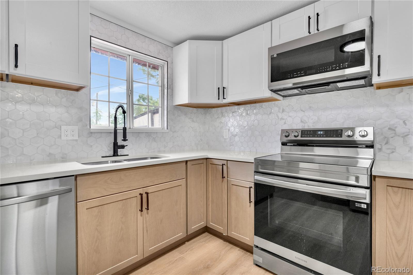 MLS Image #11 for 882-888  wolff street,denver, Colorado