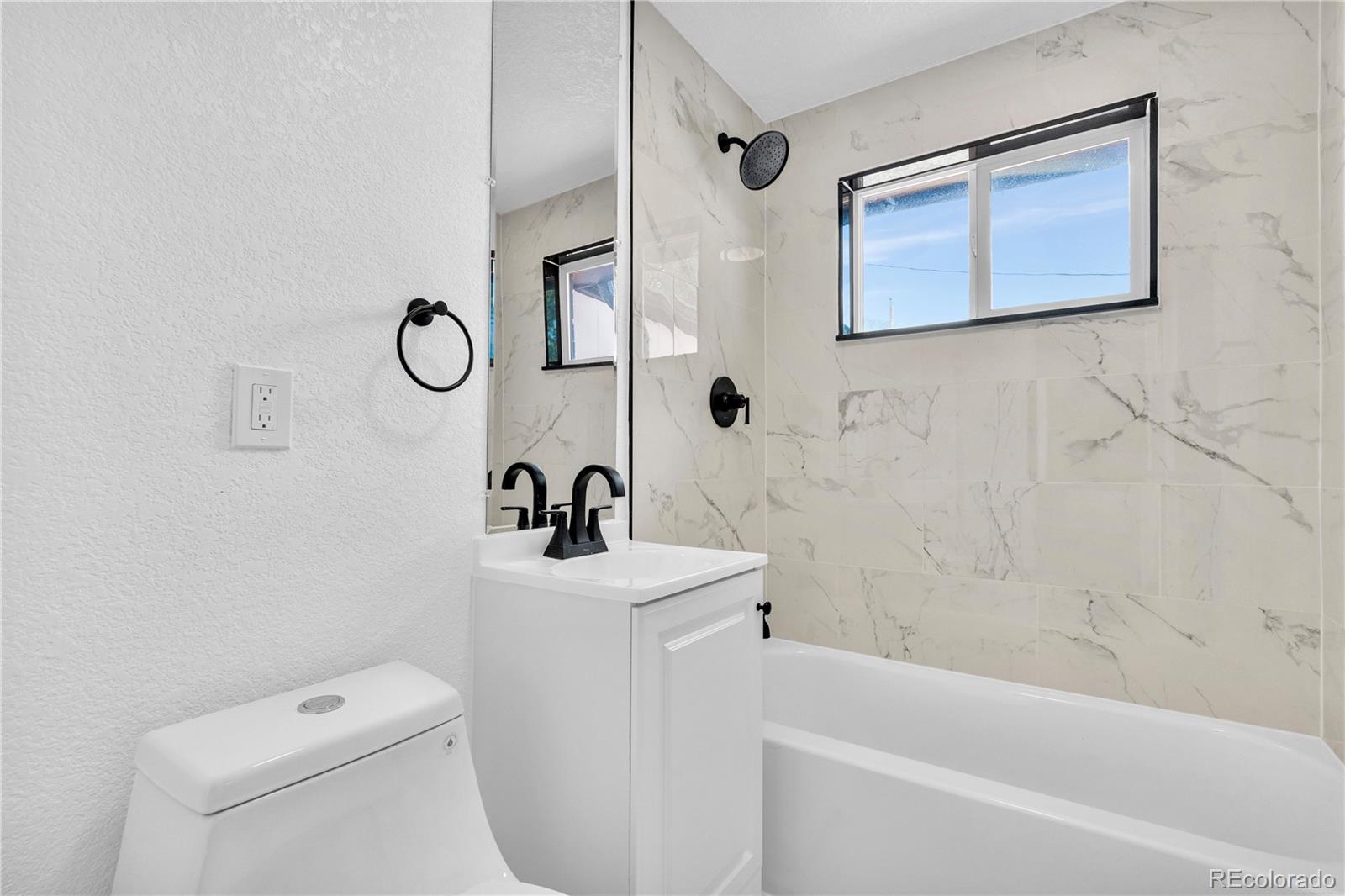 MLS Image #18 for 882-888  wolff street,denver, Colorado
