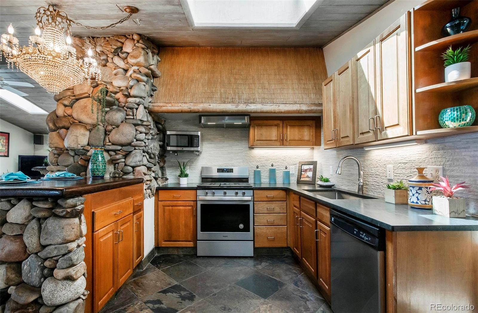 MLS Image #11 for 8838  hillview road,morrison, Colorado
