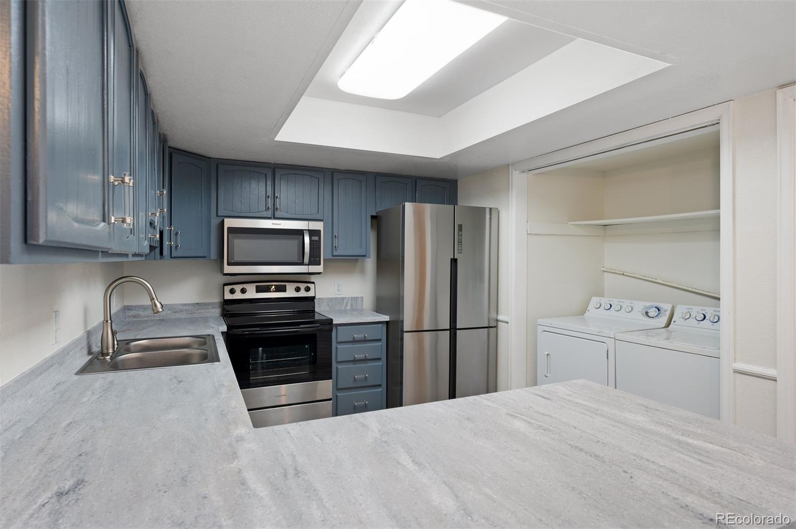 MLS Image #11 for 15503 e wyoming drive b,aurora, Colorado